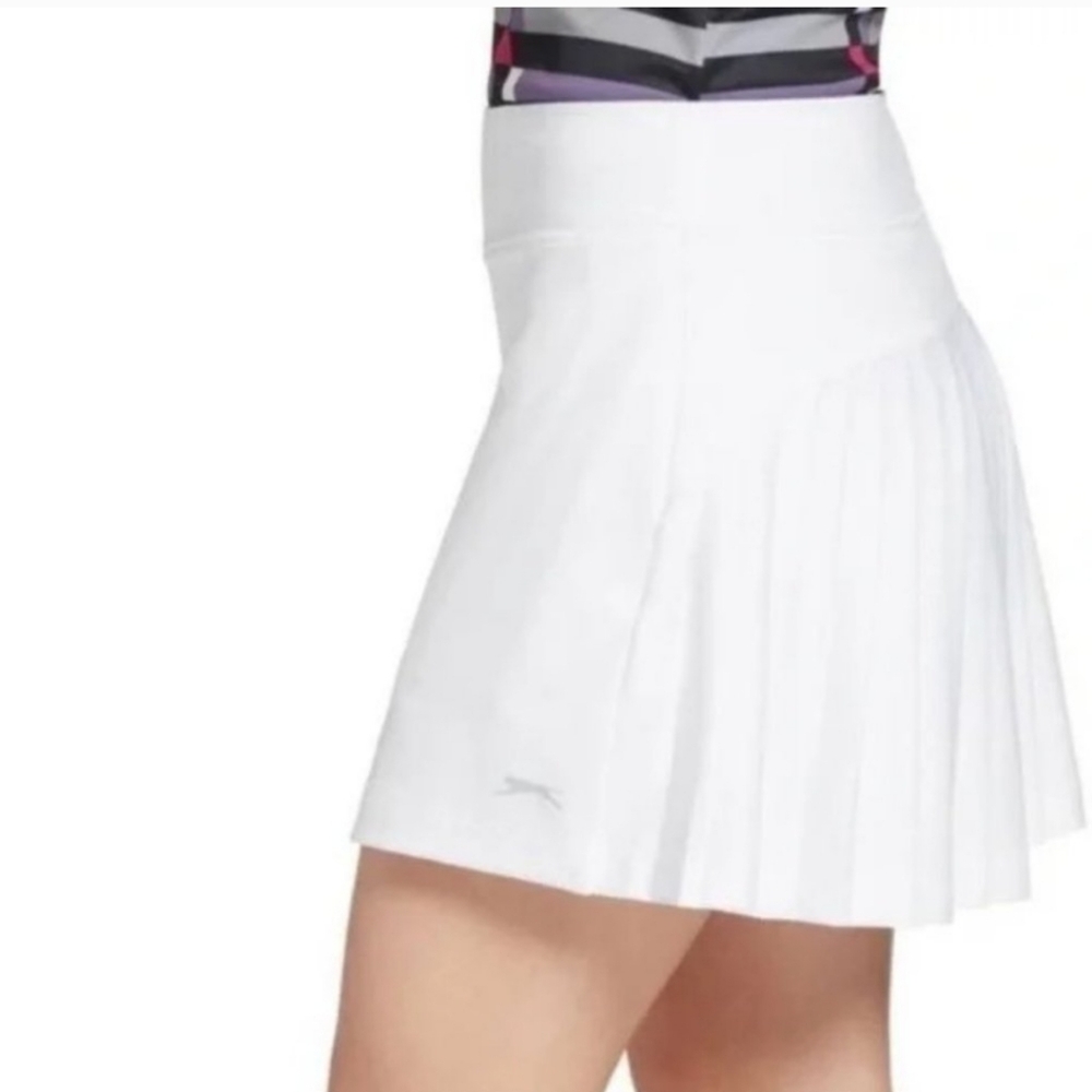 NWT White Pleated Women's Skort